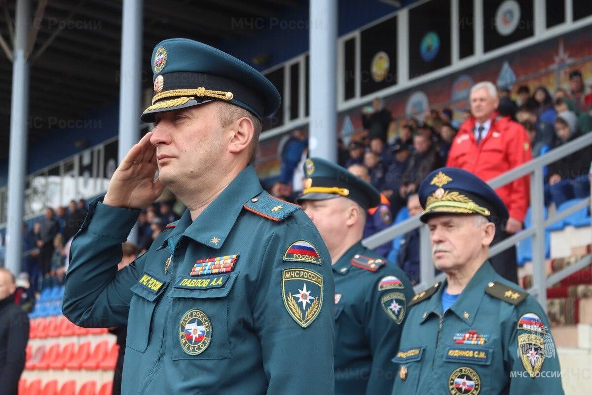 Межрегиональные соревнования по пожарно-спасательному спорту в городе Подольске. С 30 июня по 3 июля 2025 года в МЧС Российской Федерации прошли межрегиональные соревнования по пожарно-спасательному спорту в каждом регионе страны.Мы побывали вместе с президентом Федерации пожарно-спасательного спорта России генерал-лейтенантом Кудиновым Сергеем Михайловичем в городе Подольске.